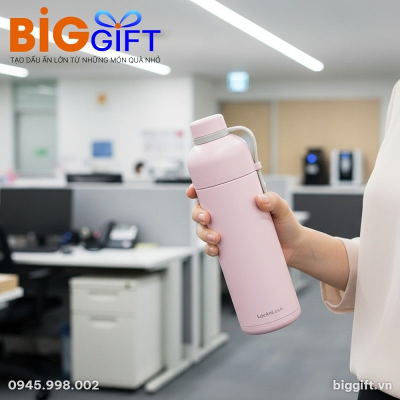 binh-giu-nhiet-qua-tang-locklock-belt-bottle-mau-hong-490ml-bgn04-1