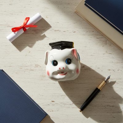 Heo đất quà tặng in logo cử nhân 19x14x17cm HĐ04