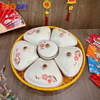 khay-mut-tet-in-logo-qua-tang-5-canh-ve-hoa-ao-khay-may-km02 (1)