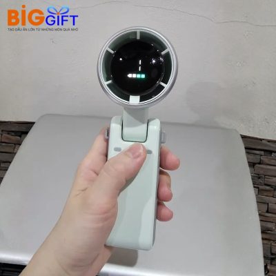 quat-dien-mini-qua-tang-in-logo-3600mah-gap-gon-man-hinh-led-q02