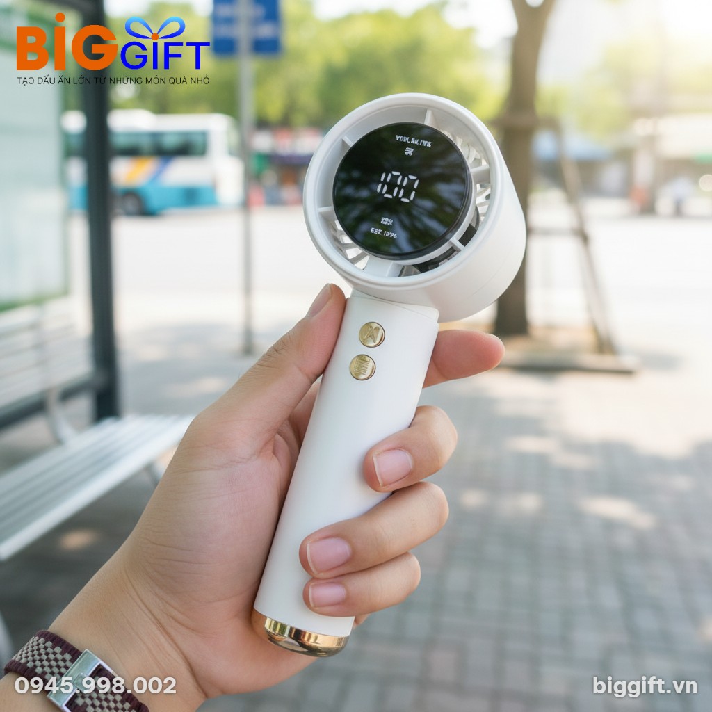 quat-dien-cam-tay-qua-tang-in-logo-5000mah-man-hinh-led-q01