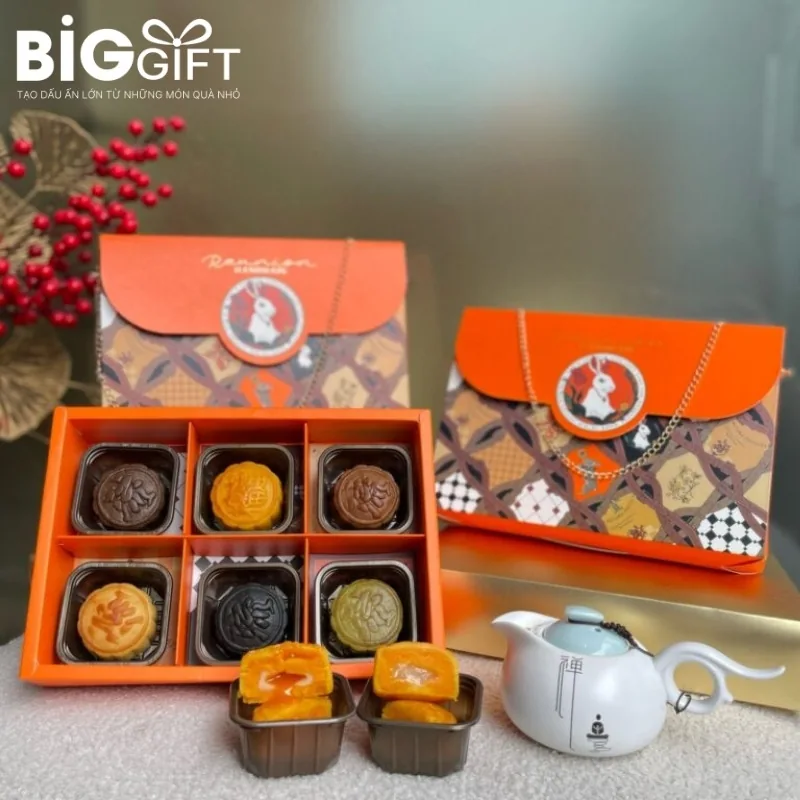 Hộp b&aacute;nh nhiều ngăn v&agrave; c&aacute;c b&aacute;nh c&oacute; bao g&oacute;i ri&ecirc;ng
