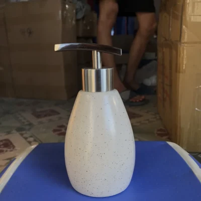 Bình gốm có vòi inox dáng xoài nhỏ 200 ml, men chấm – xem ảnh thật để chọn đúng kiểu men và dáng bình