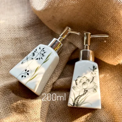 Bình gốm có vòi dáng thang vai xuôi 200 ml, vẽ lá – chọn đúng dung tích 200 ml và phiên bản vẽ lá