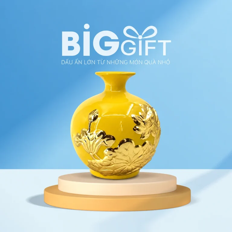 B&igrave;nh h&uacute;t lộc hoa sen H18 d&aacute;t v&agrave;ng m&agrave;u v&agrave;ng