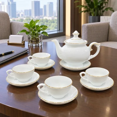 Mô phỏng ấm đài cát cùng bốn chén viền vàng trên bàn tiếp khách