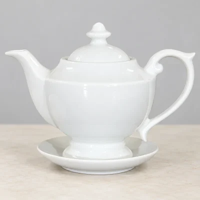Ảnh dựng cận ấm thần đèn cho thấy chân cao núm phân tầng và quai cuộn