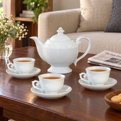 Mô phỏng ấm thần đèn và ba chén trà trên bàn gia đình