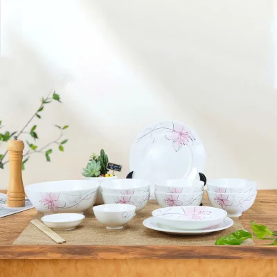Ảnh nguồn bộ sen hồng với các bát xếp chồng và ba đĩa