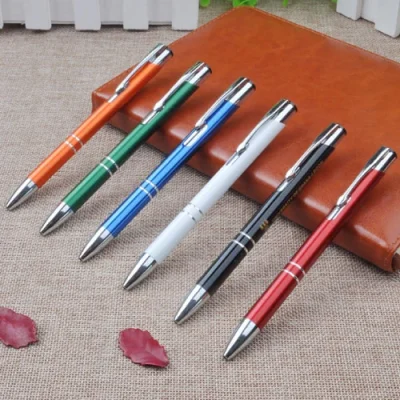 Ảnh nguồn góc nghiêng bút BKV 005, bản trắng ở giữa các màu