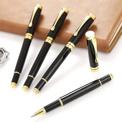 Bút ký kim loại BKV 014 đen phối vàng – xem chi tiết đầu, cài và chỗ ghép