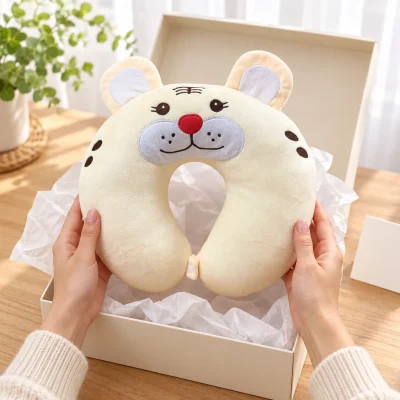 Gối chữ U Vellboa ruột bông hình hổ màu kem – hộp quà để hình hổ hiện rõ khi mở
