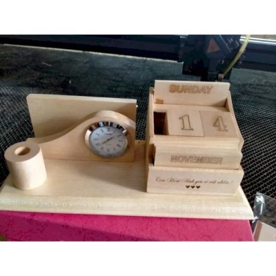 Lịch gỗ để bàn 2 khối ngày, 18 × 7 × 8,5 cm – ảnh thật giúp kiểm tra thao tác với các khối