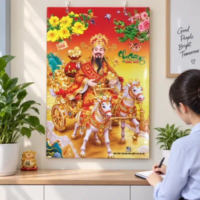 Lịch tráng gương họa tiết Thần Tài – hình dung mẫu trên tường tại khu vực tiếp khách