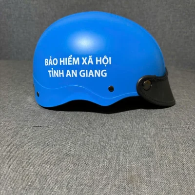 Mũ bảo hiểm 1/2 màu xanh không lỗ thông gió – ảnh thật bên hông của cấu hình màu xanh