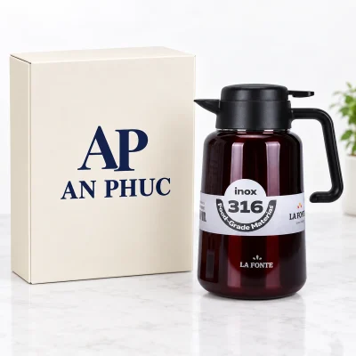 Phích giữ nhiệt La Fonte 014748-RED 2,2 lít đỏ rượu vang – logo rộng trên hộp, giữ nhãn của phích