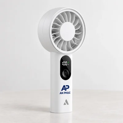 Quạt cầm tay AECOOLY Halo03 PE01 2.000 mAh màu trắng – in nhận diện rõ dưới vùng điều khiển