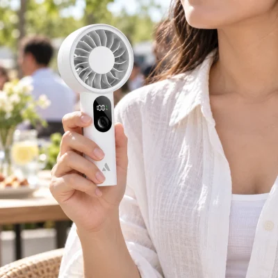 Quạt cầm tay AECOOLY Halo03 PE01 2.000 mAh màu trắng – dùng quà cá nhân trong hoạt động ngoài trời