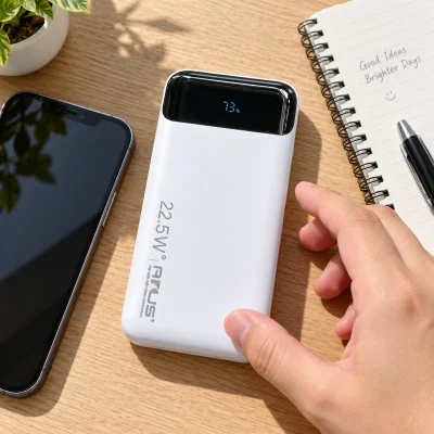 Sạc dự phòng AKUS DP136 10.000 mAh 22,5W màu trắng – để sạc cá nhân dễ lấy tại bàn làm việc