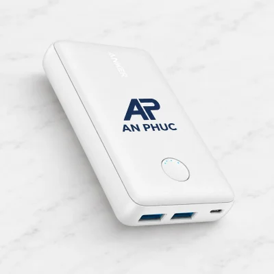 Sạc dự phòng Anker A1223 màu trắng – nhận diện ở khoảng trắng giữa mặt thân