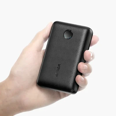 Sạc dự phòng Anker A1223 màu trắng – so màu đen tham khảo và cách cầm