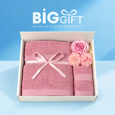 Set hai khăn hồng hộp dây lụa trên nền BigGift