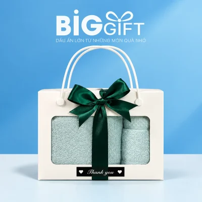 Set ba khăn xanh nhạt hộp dây xách trên nền BigGift