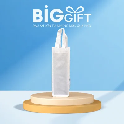 Túi vải không dệt trắng thân cao hẹp trên nền BigGift